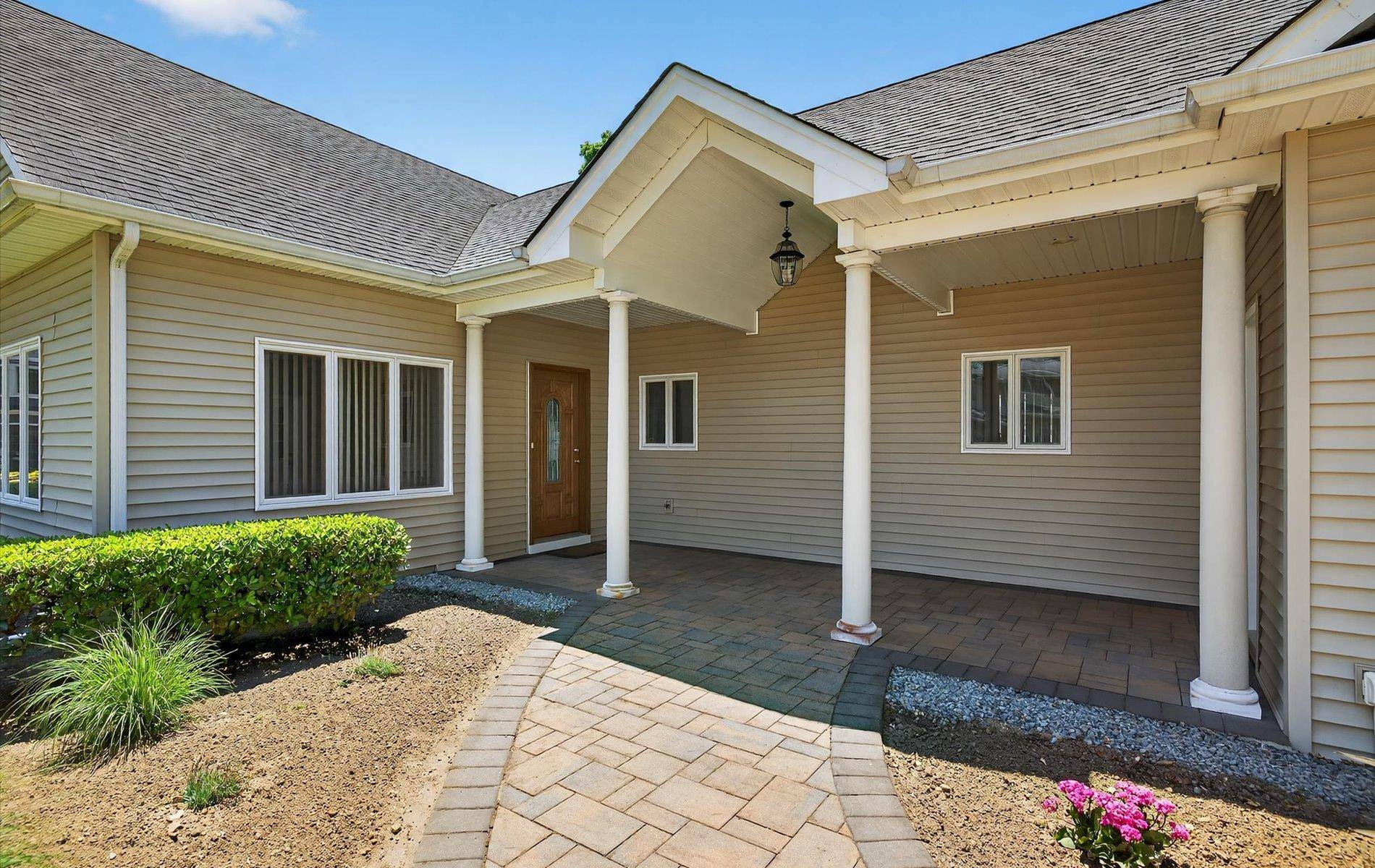 Massapequa, NY 11758,1 Bedford AVE