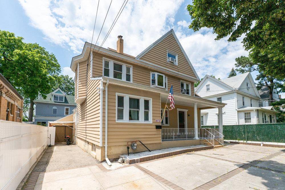 College Point, NY 11356,1314 College Point Blvd