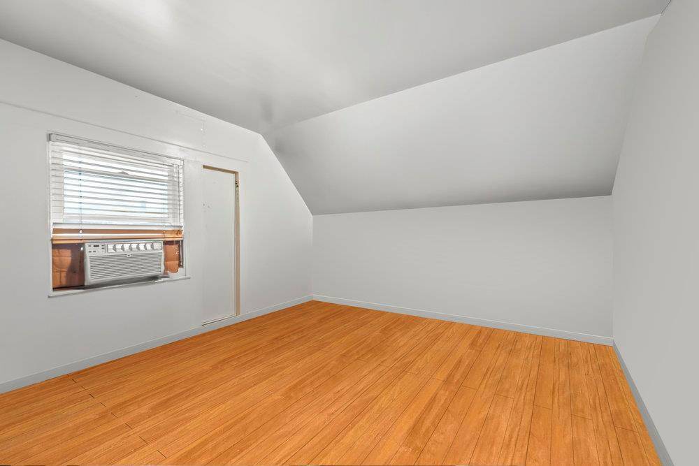 College Point, NY 11356,1314 College Point Blvd