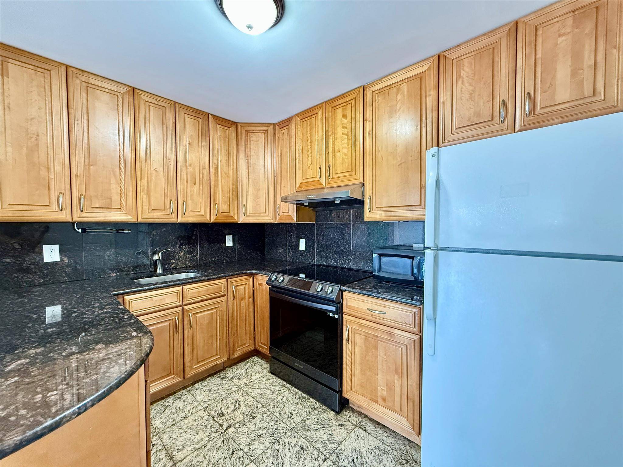 Flushing, NY 11354,31-18 Union ST #3B