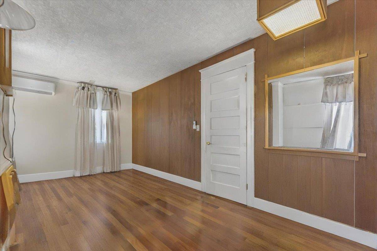 Yonkers, NY 10705,7 Wellesley AVE