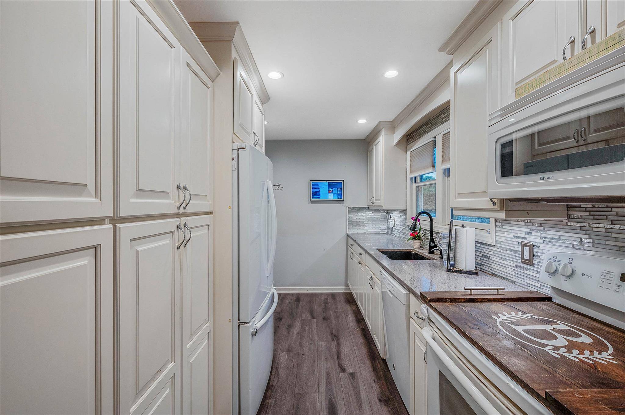 Kings Park, NY 11754,203 Lou AVE
