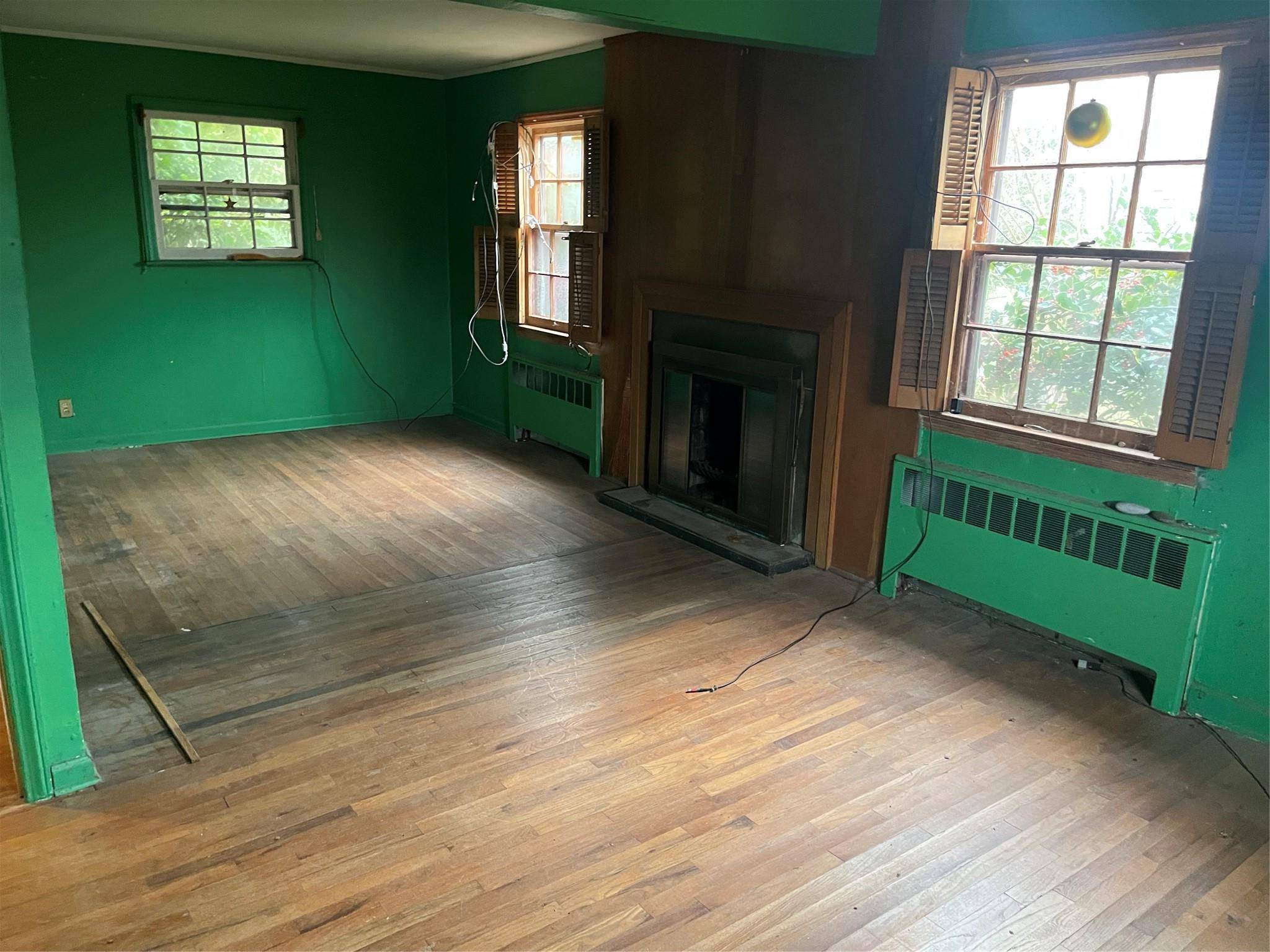 Amityville, NY 11701,22 Guilette PL
