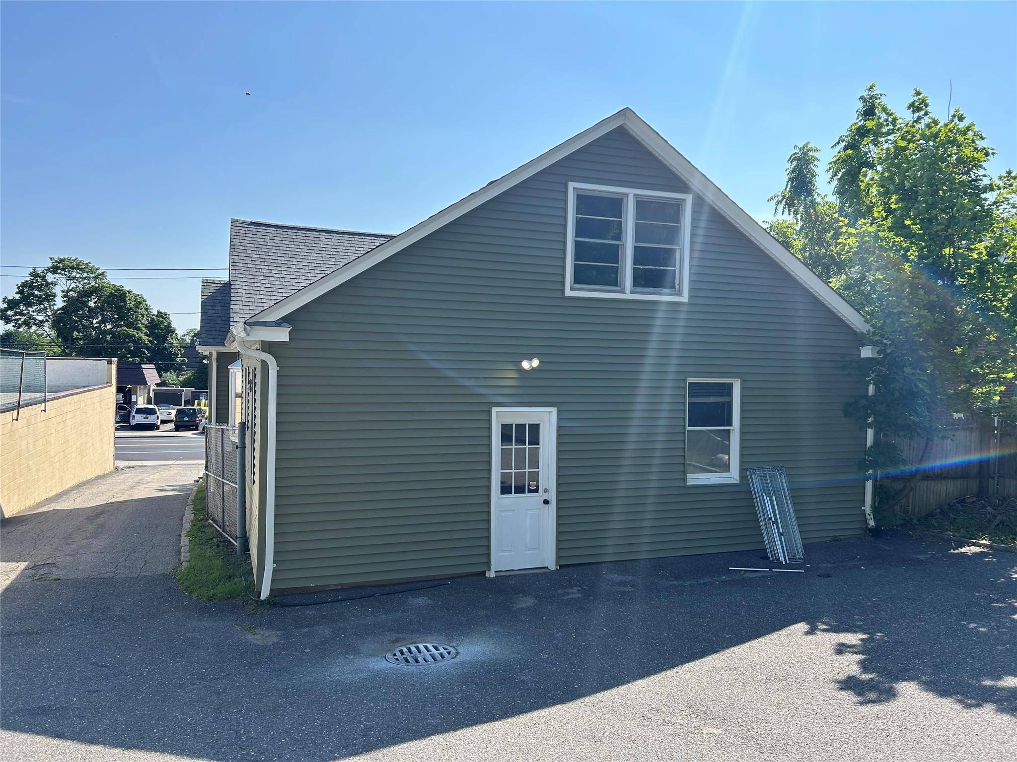 Kings Park, NY 11754,153 W Main ST