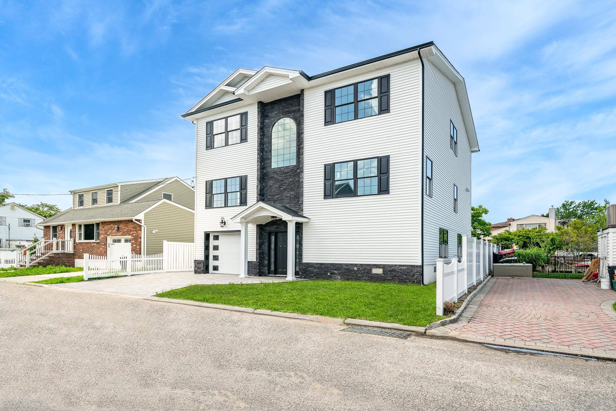 Bellmore, NY 11710,23 Bay ST