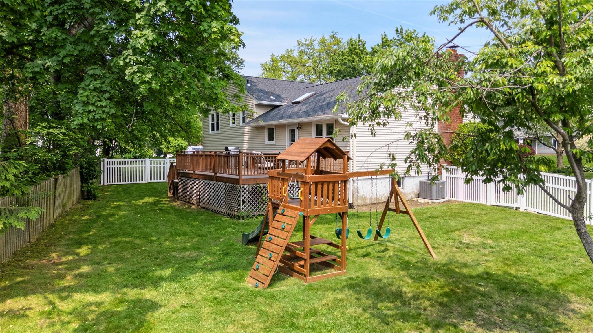 Rye Brook, NY 10573,8 Elm Hill DR