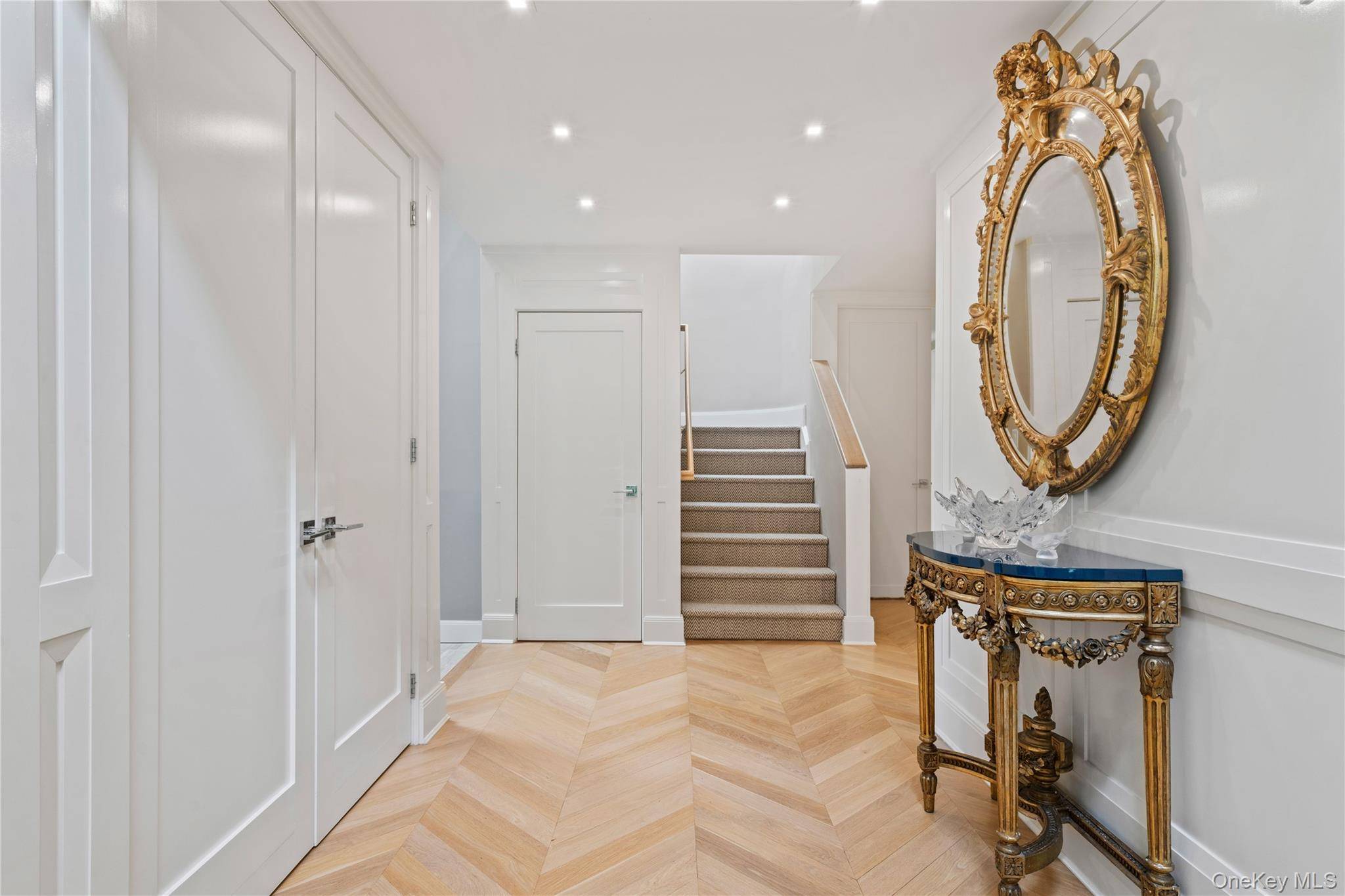 Manhasset, NY 11030,63 Sutton PL