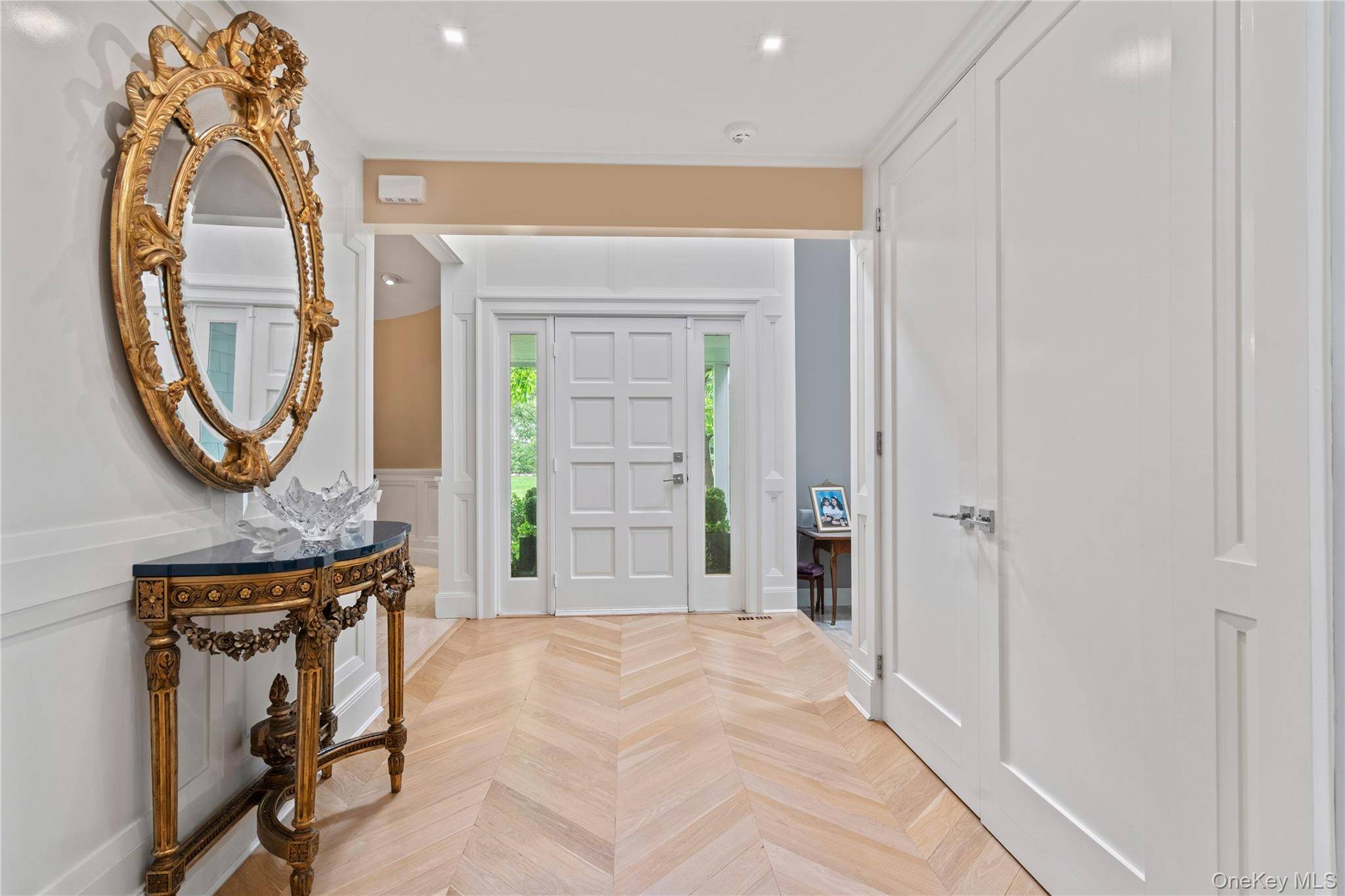 Manhasset, NY 11030,63 Sutton PL