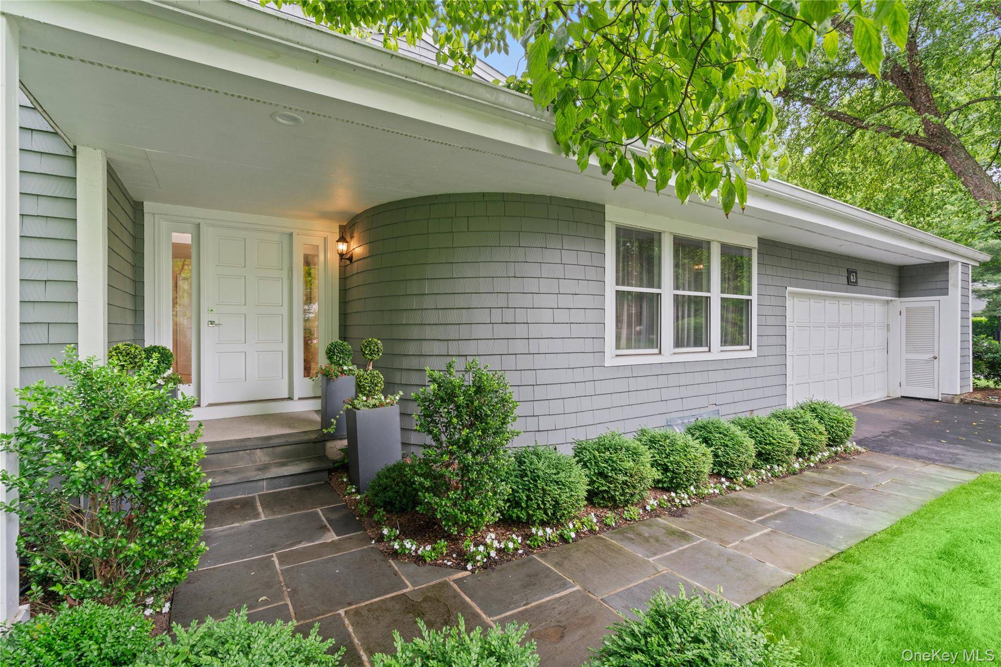 Manhasset, NY 11030,63 Sutton PL