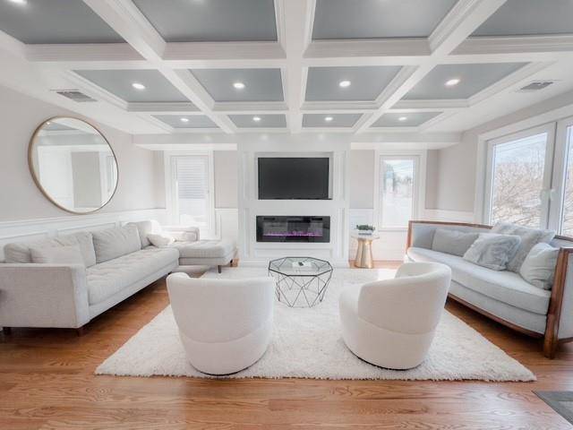 West Islip, NY 11795,214 Oak Neck RD