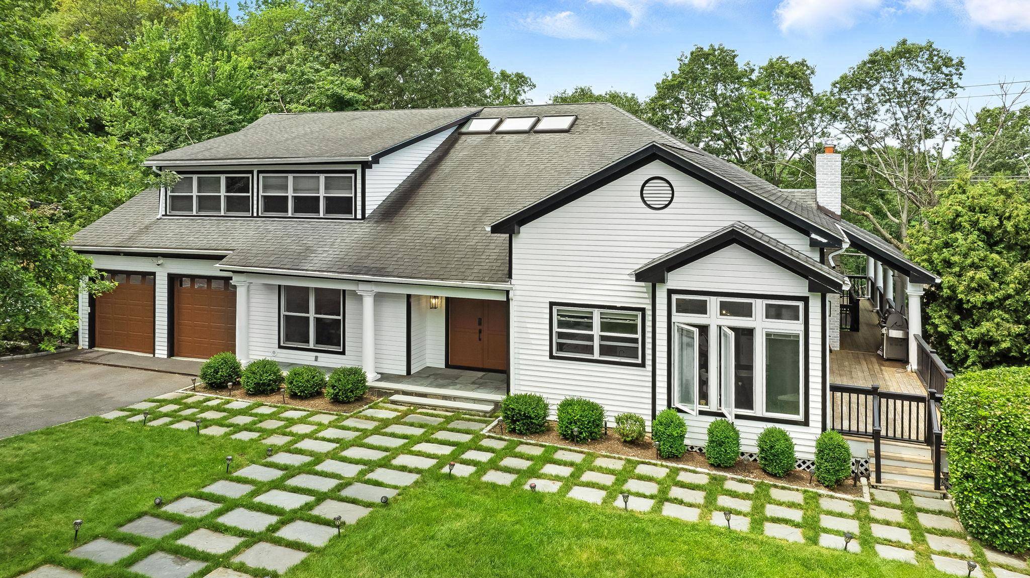 Scarsdale, NY 10583,6 Eaton LN
