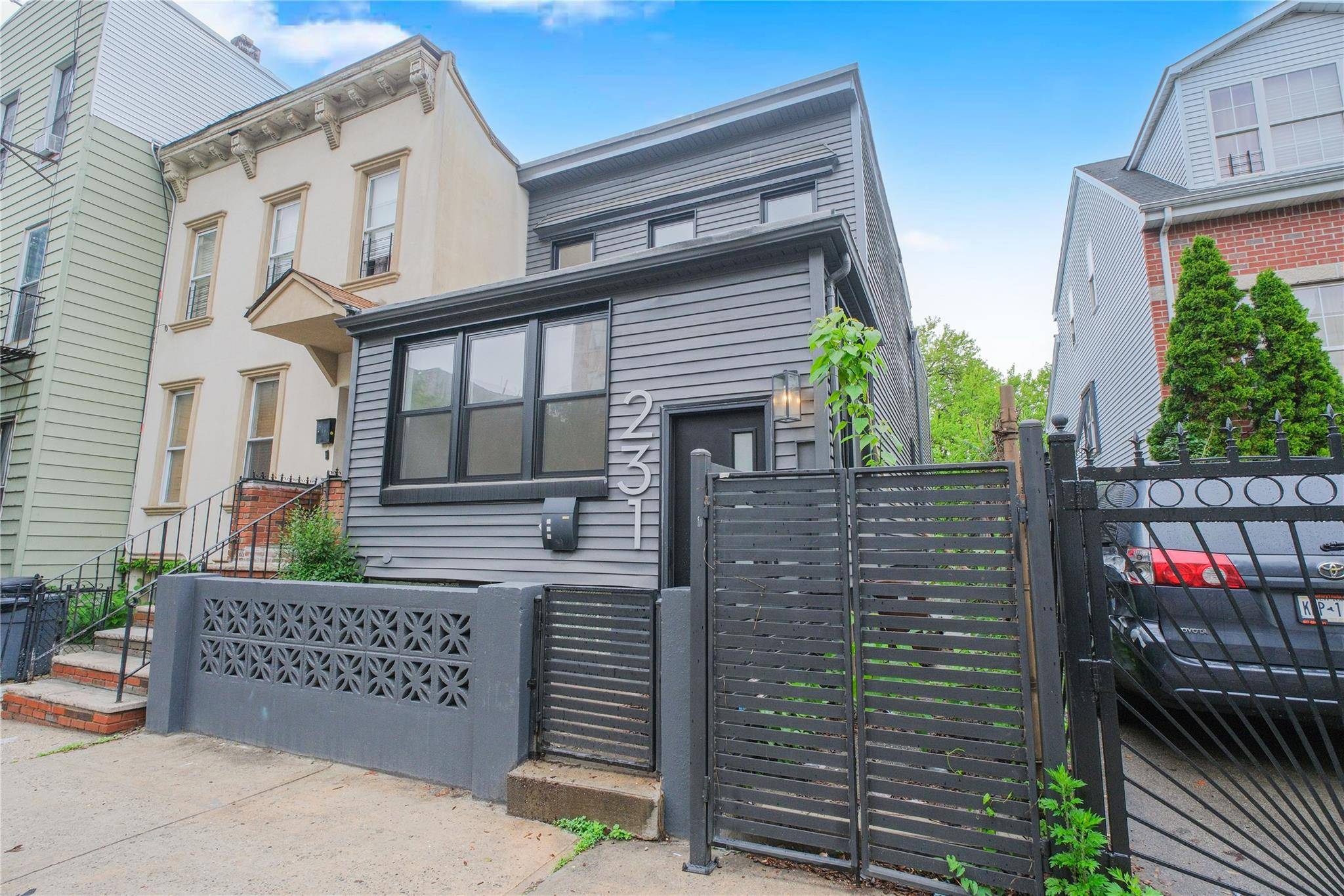 Brooklyn, NY 11233,231 Macdougal ST