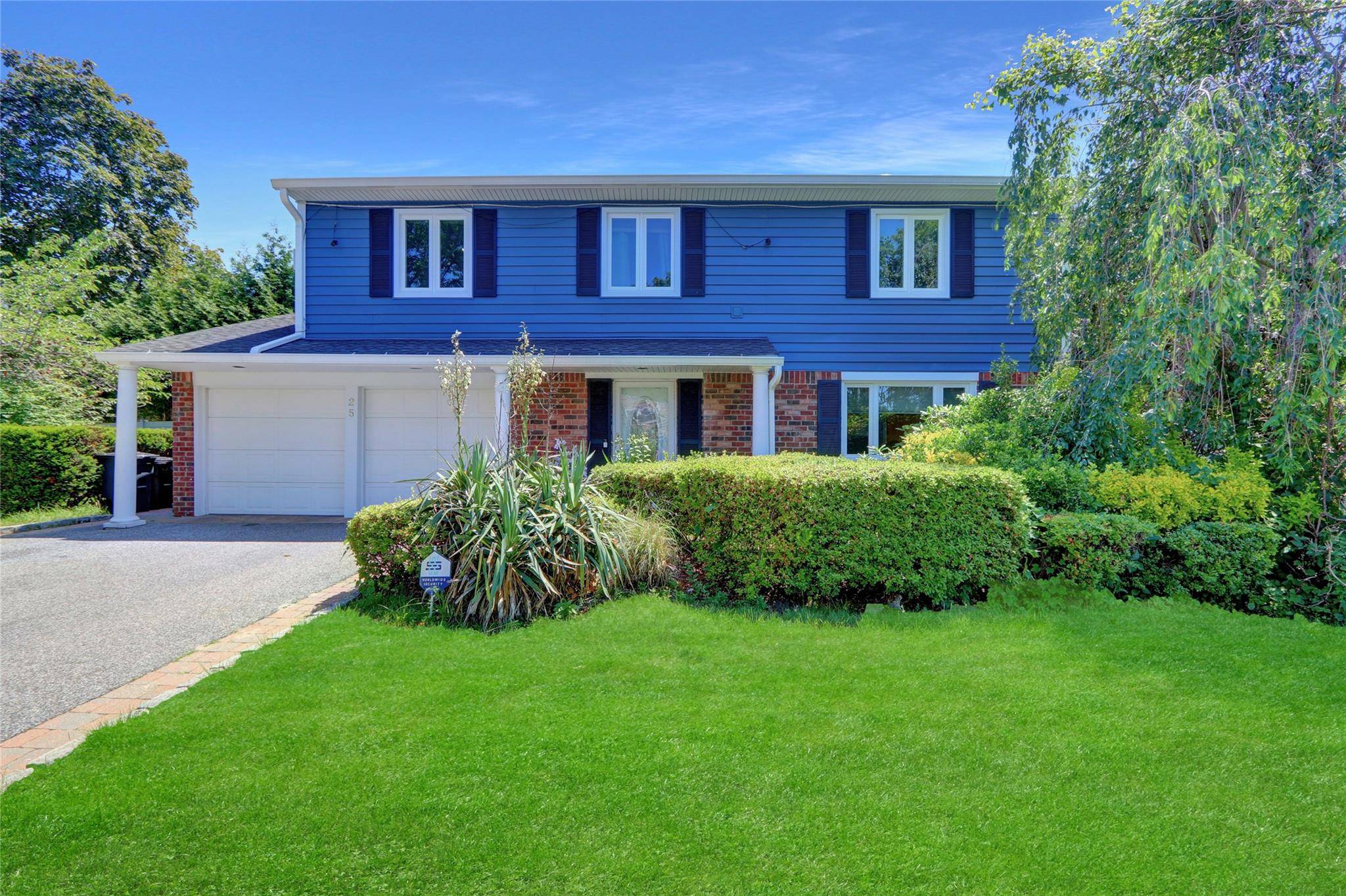 Nesconset, NY 11767,25 Lloyd LN