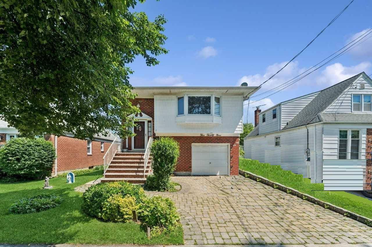New Hyde Park, NY 11040,529 8th AVE
