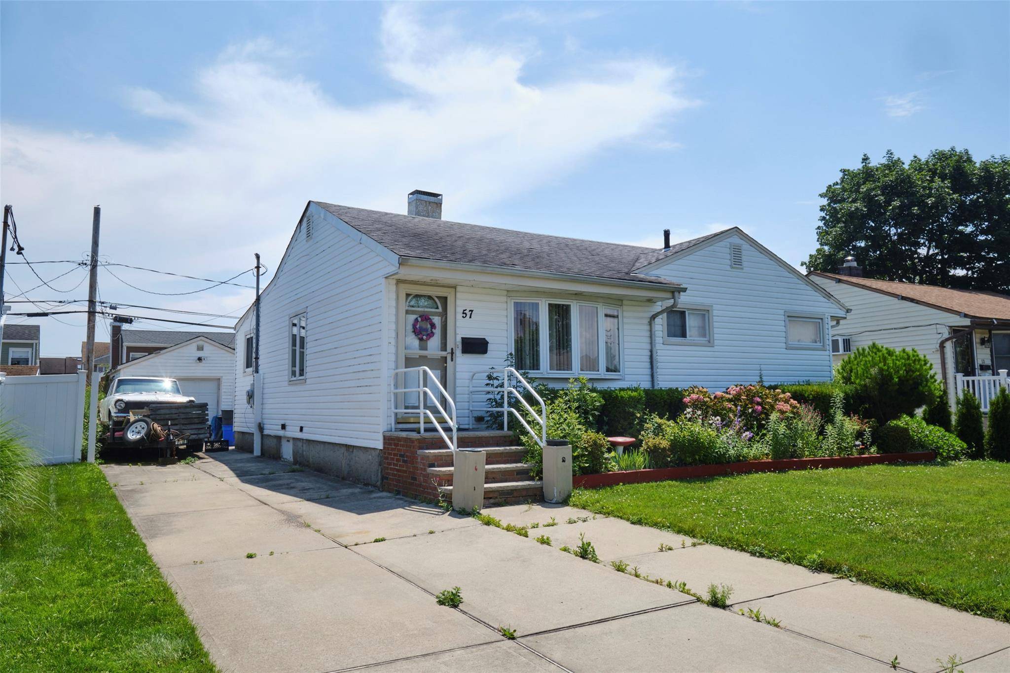 Freeport, NY 11520,57 Hubbard AVE