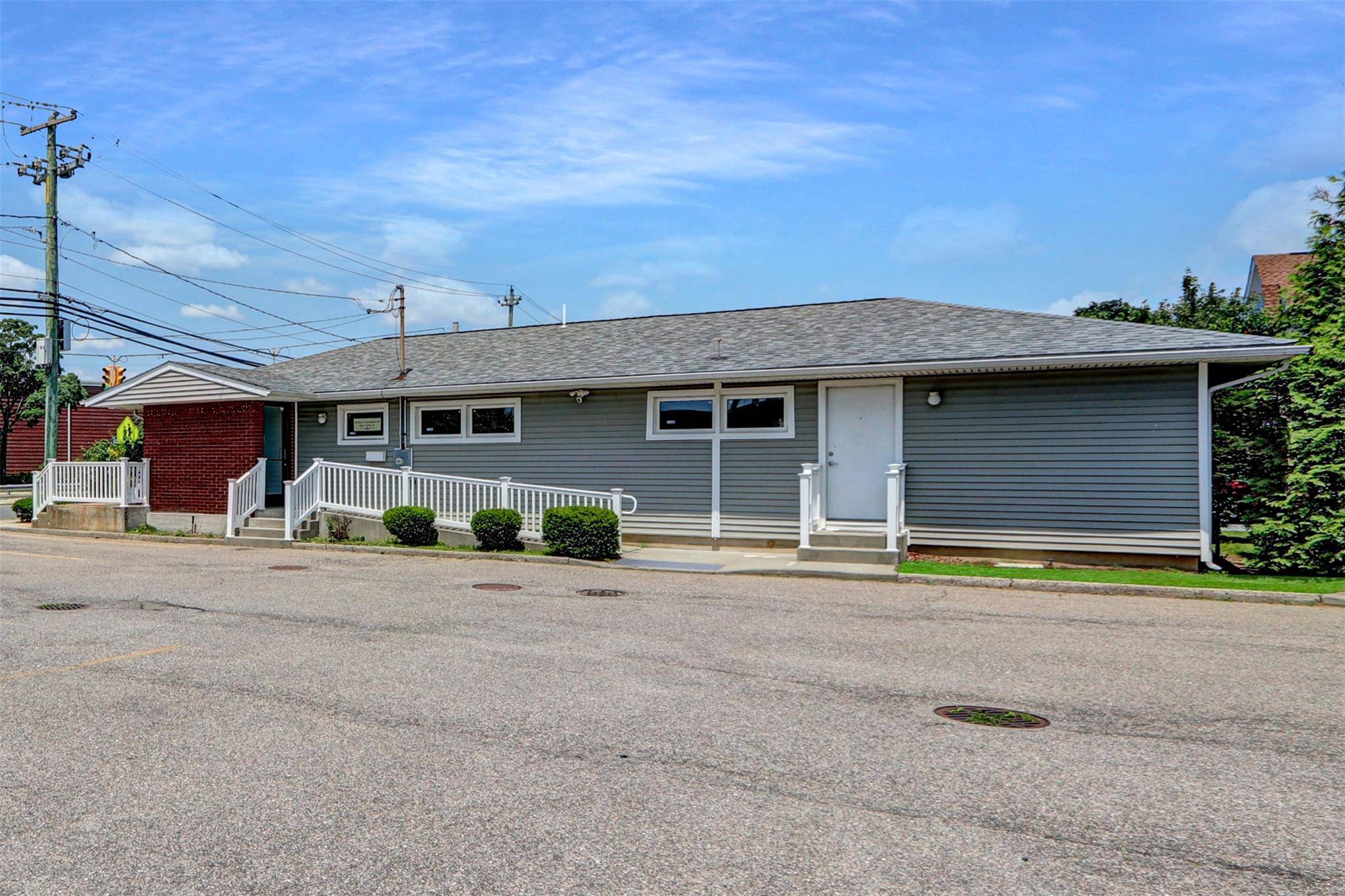 Lindenhurst, NY 11757,760 n.wellwood ave