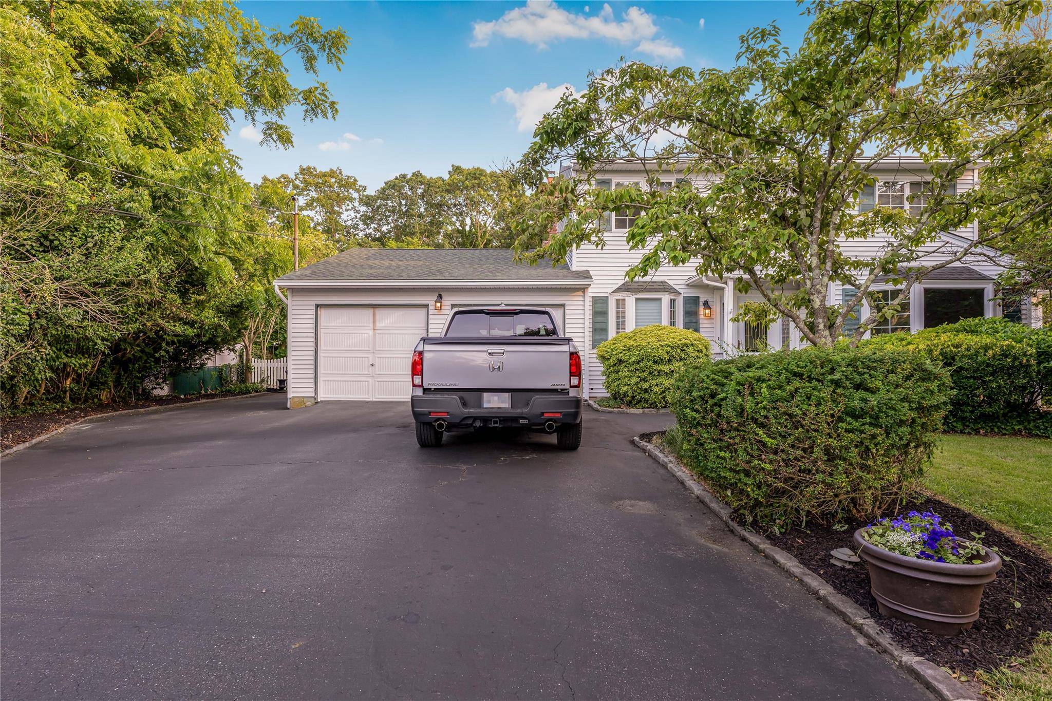 Bohemia, NY 11716,870 Karshick ST