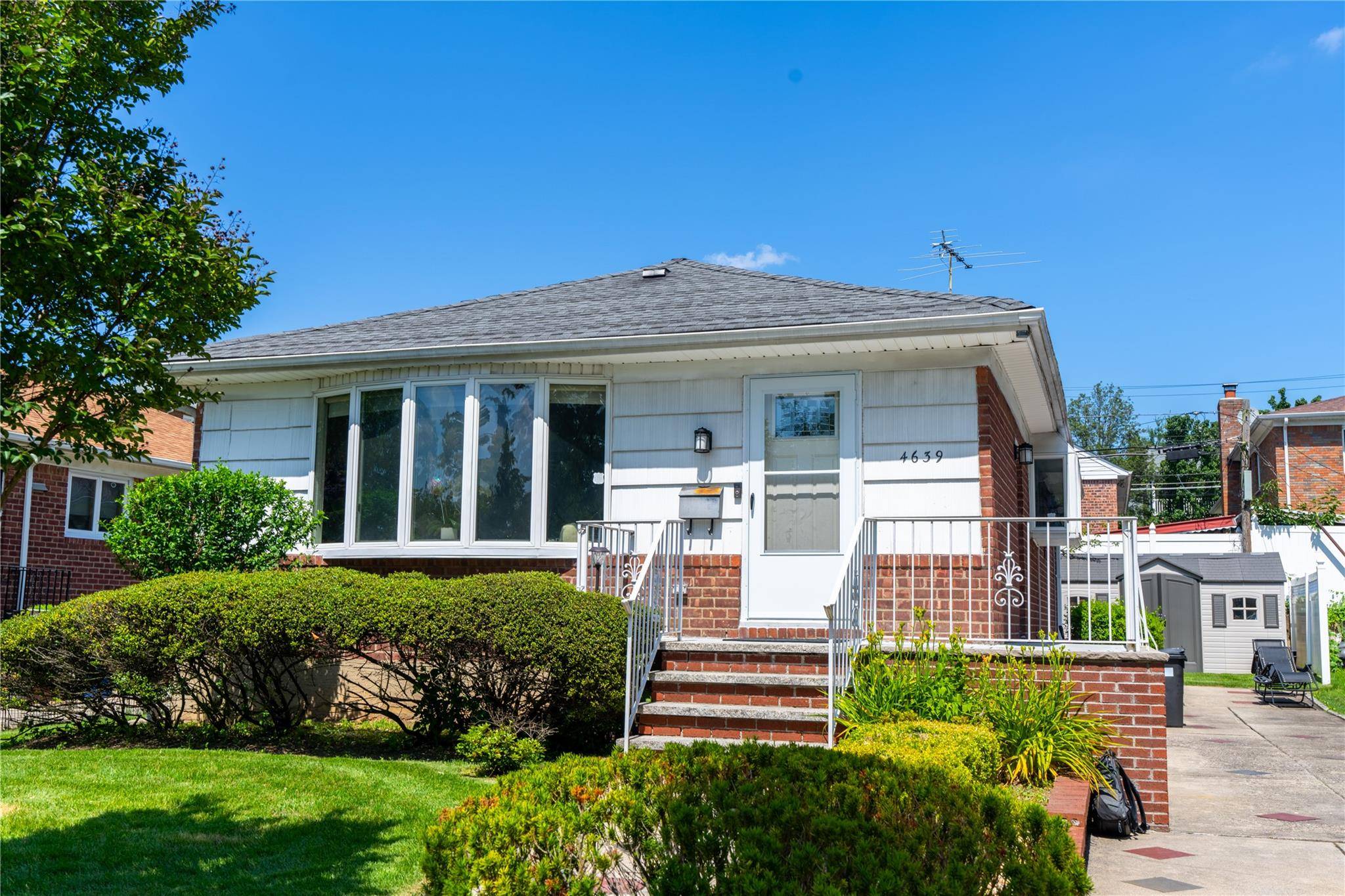 Douglaston, NY 11362,4639 247th ST