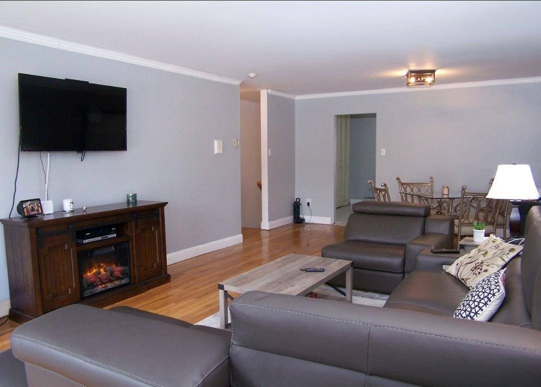 Holtsville, NY 11742,11 glenhollow DR #D45