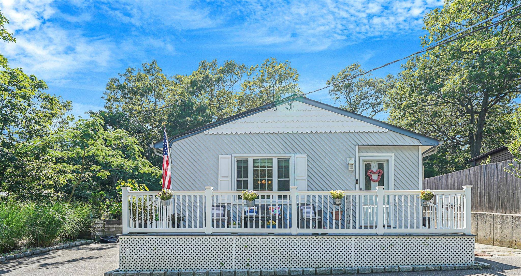 Farmingville, NY 11738,8 Glenwood PL