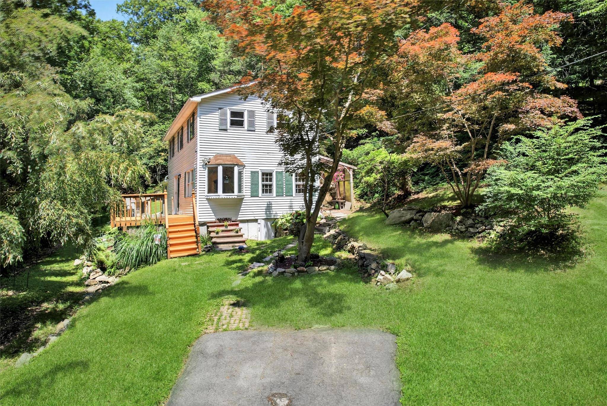 Warwick, NY 10990,328 Cascade RD
