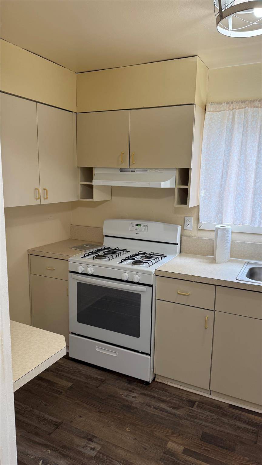 Valley Stream, NY 11580,1070 Hunter AVE #4