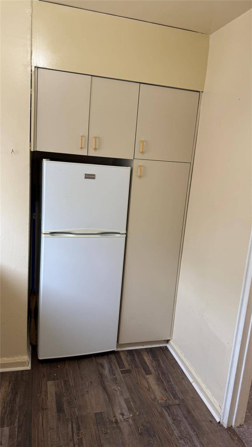 Valley Stream, NY 11580,1070 Hunter AVE #4
