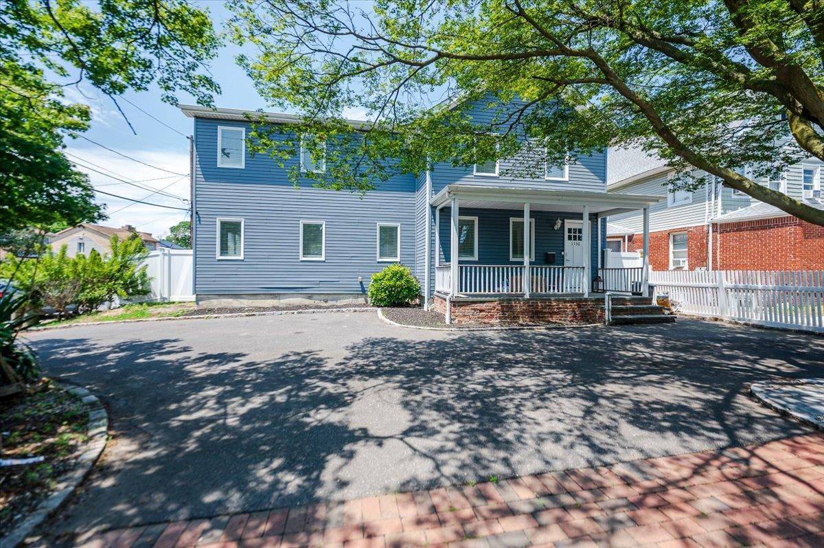 Hewlett, NY 11557,1136 west broadway