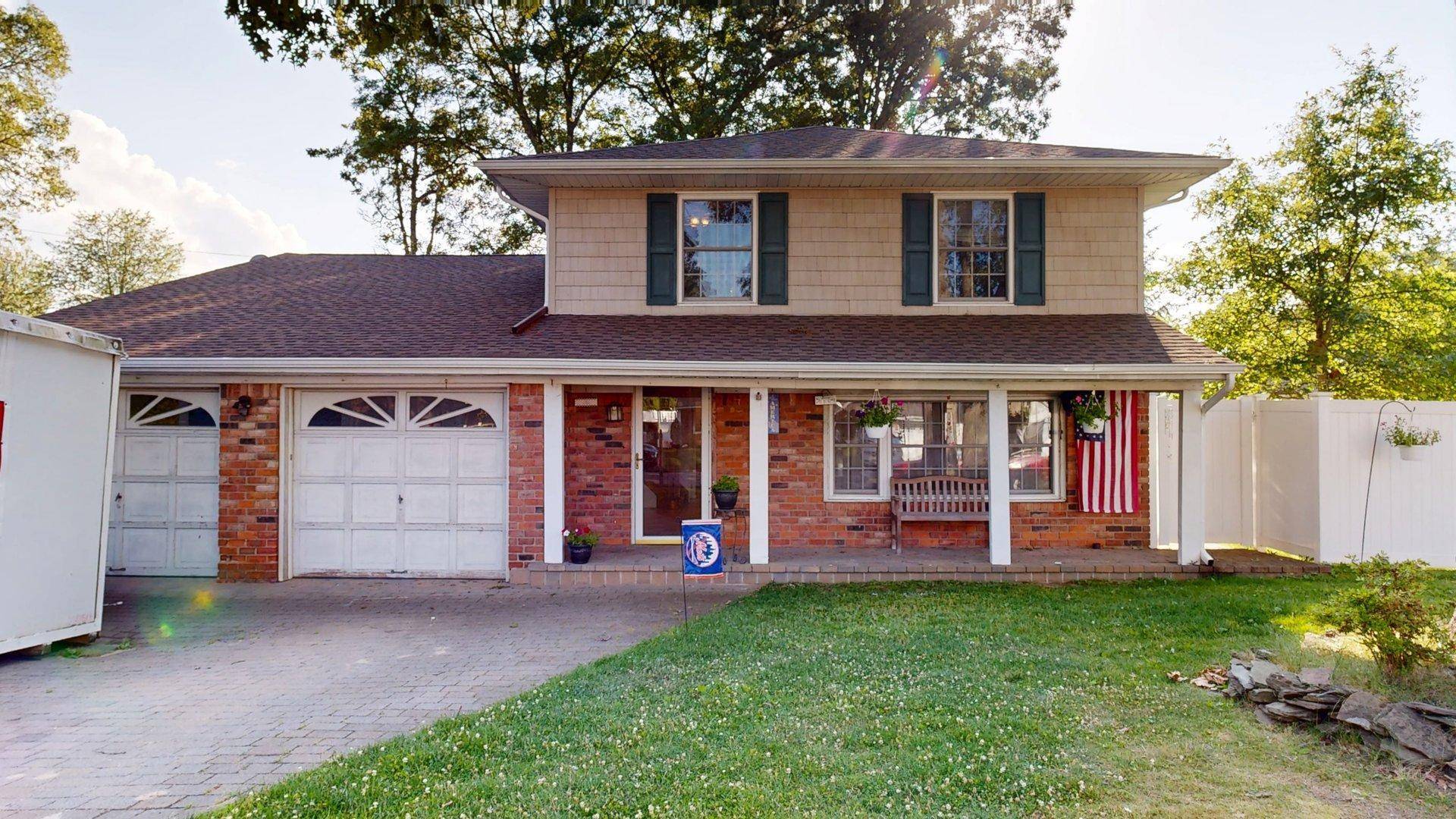 Lake Grove, NY 11755,130 Orienta AVE