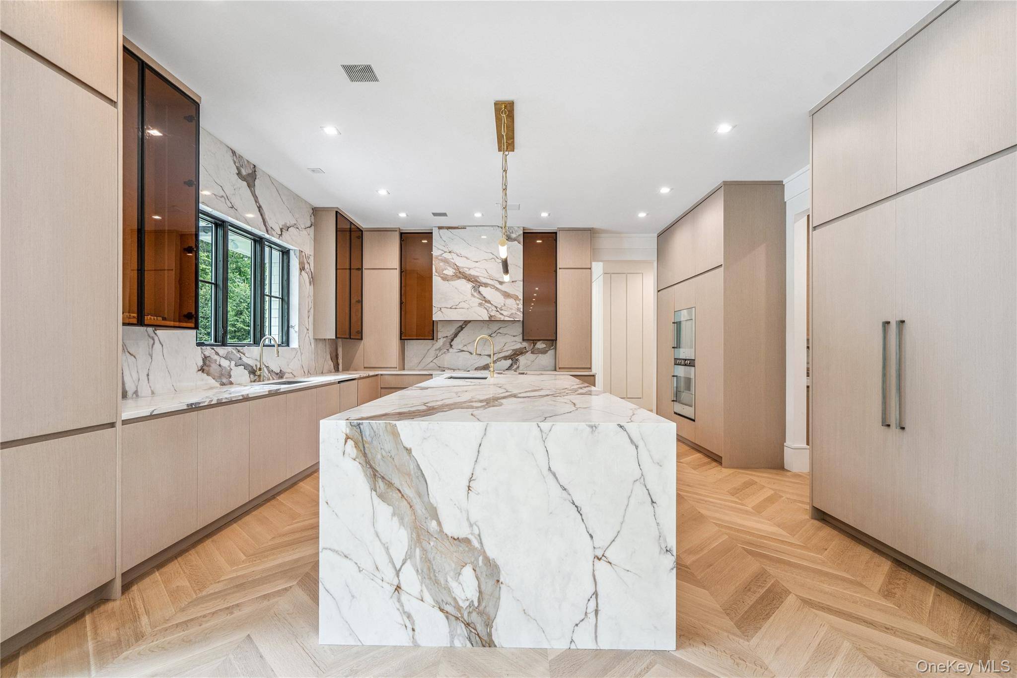 Brookville, NY 11545,63 Fruitledge RD