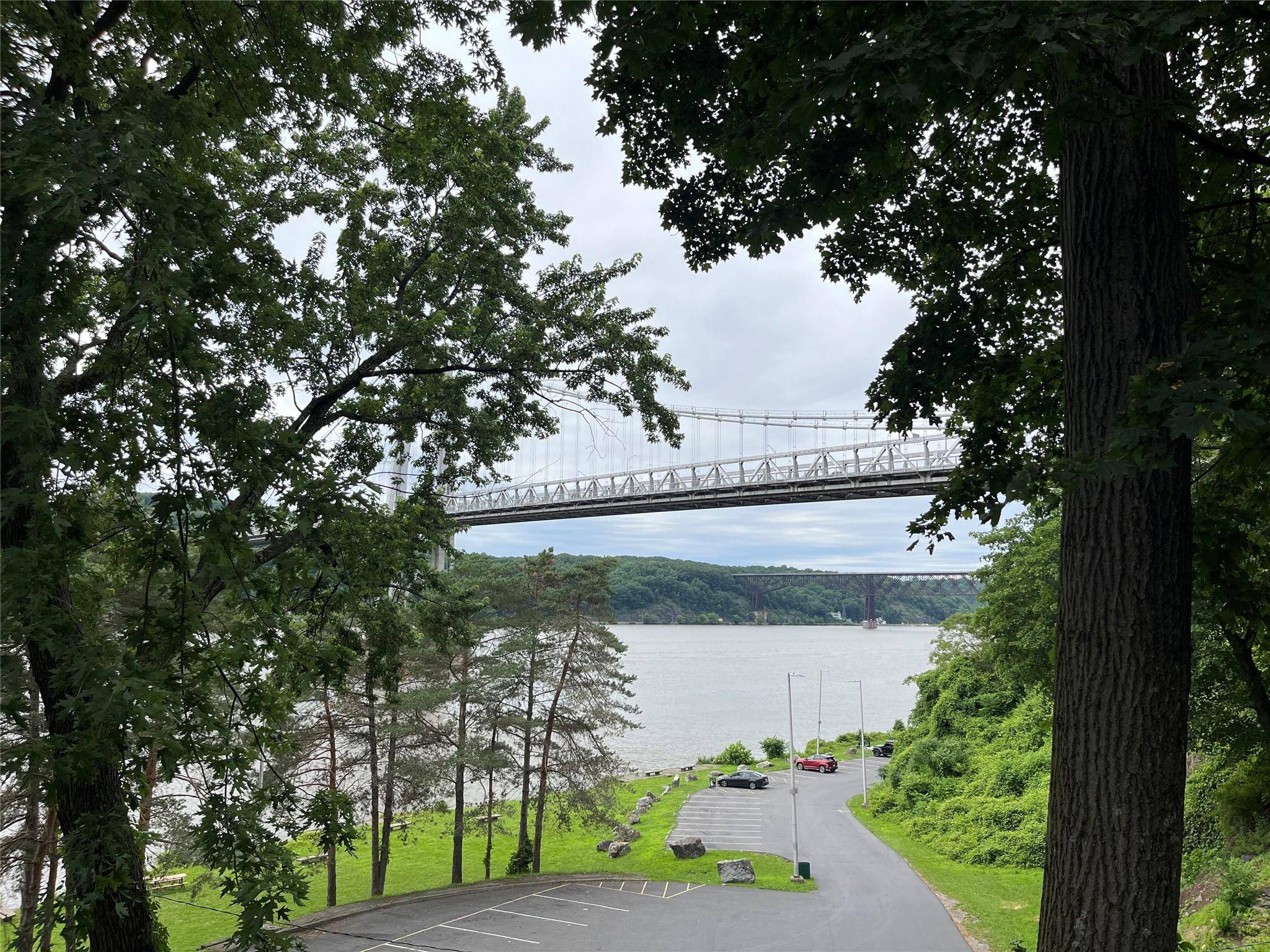 Poughkeepsie, NY 12601,24 Hudson Heights DR