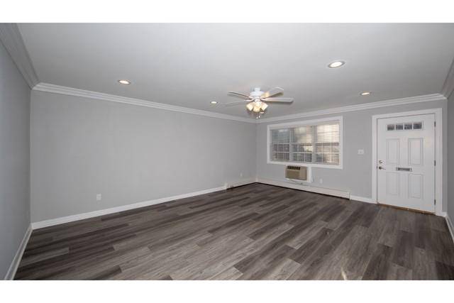 Massapequa, NY 11758,23 Weaver DR #04-8B