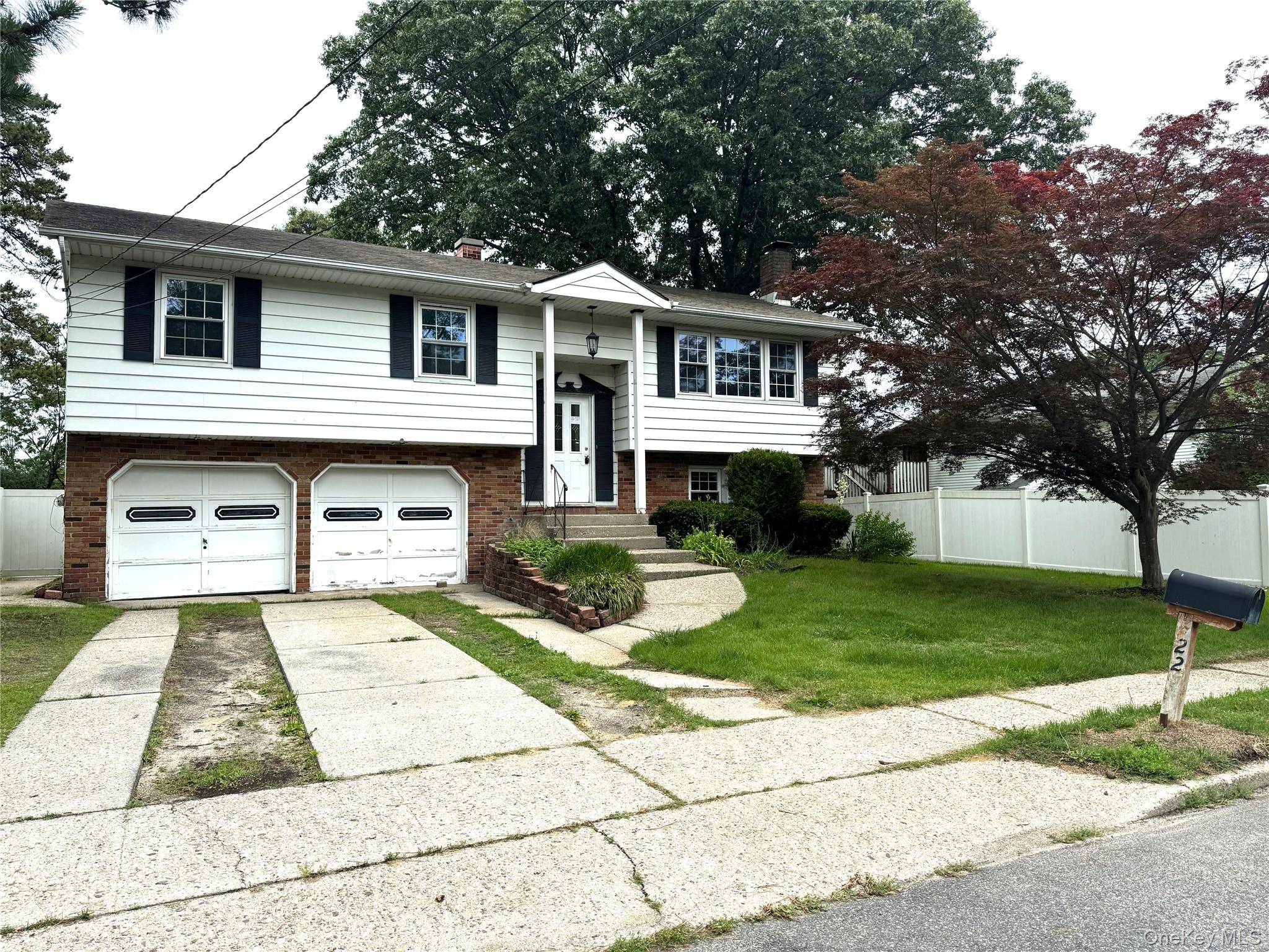 Centereach, NY 11720,22 Kennedy DR