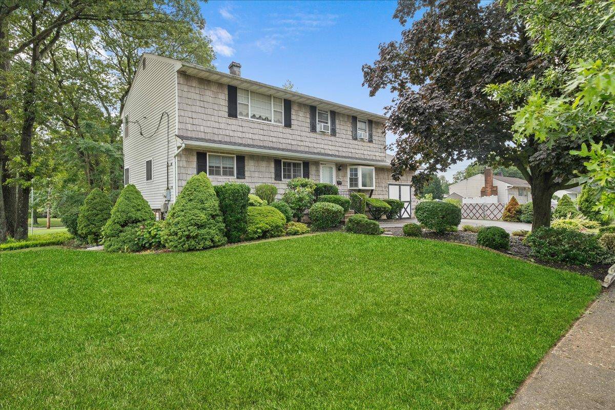 Islip Terrace, NY 11752,635 Connetquot AVE