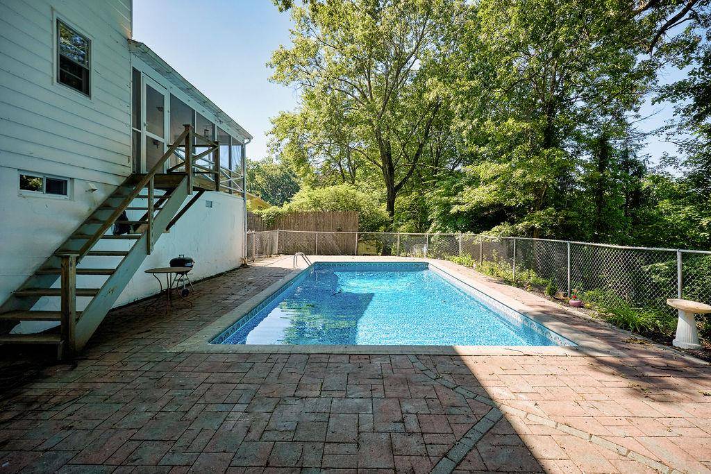 Poughkeepsie, NY 12603,152 Bart DR