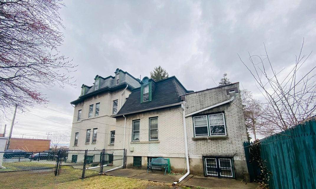 Staten Island, NY 10310,1124-1126 Richmond TER