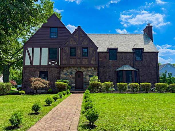 Garden City, NY 11530,236 Stewart AVE