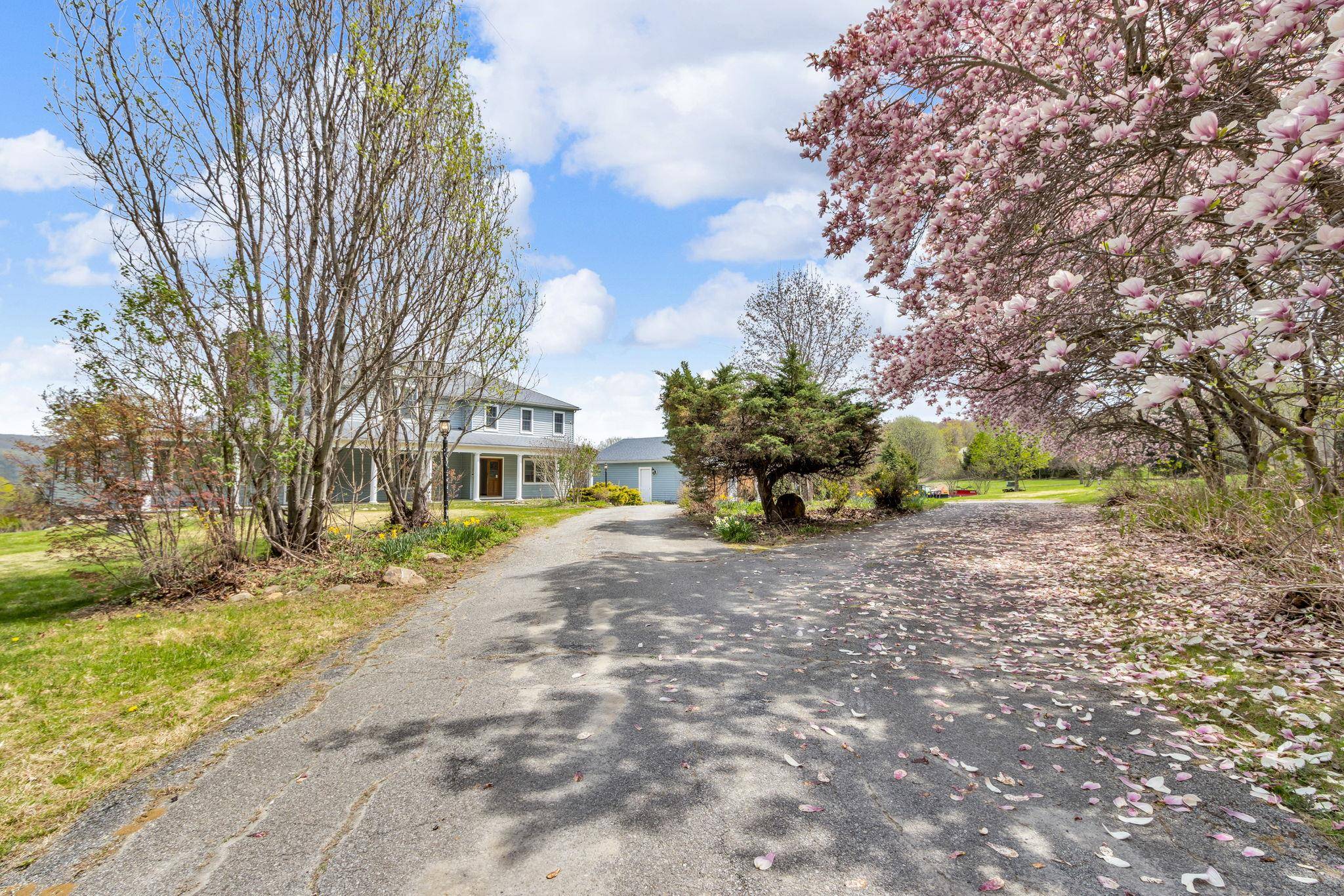 Patterson, NY 12563,172 Cornwall Hill RD