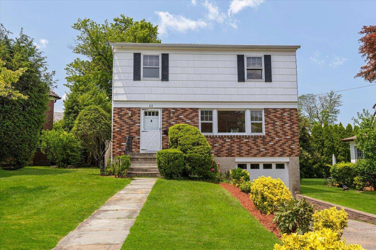 Eastchester, NY 10709,11 Park DR