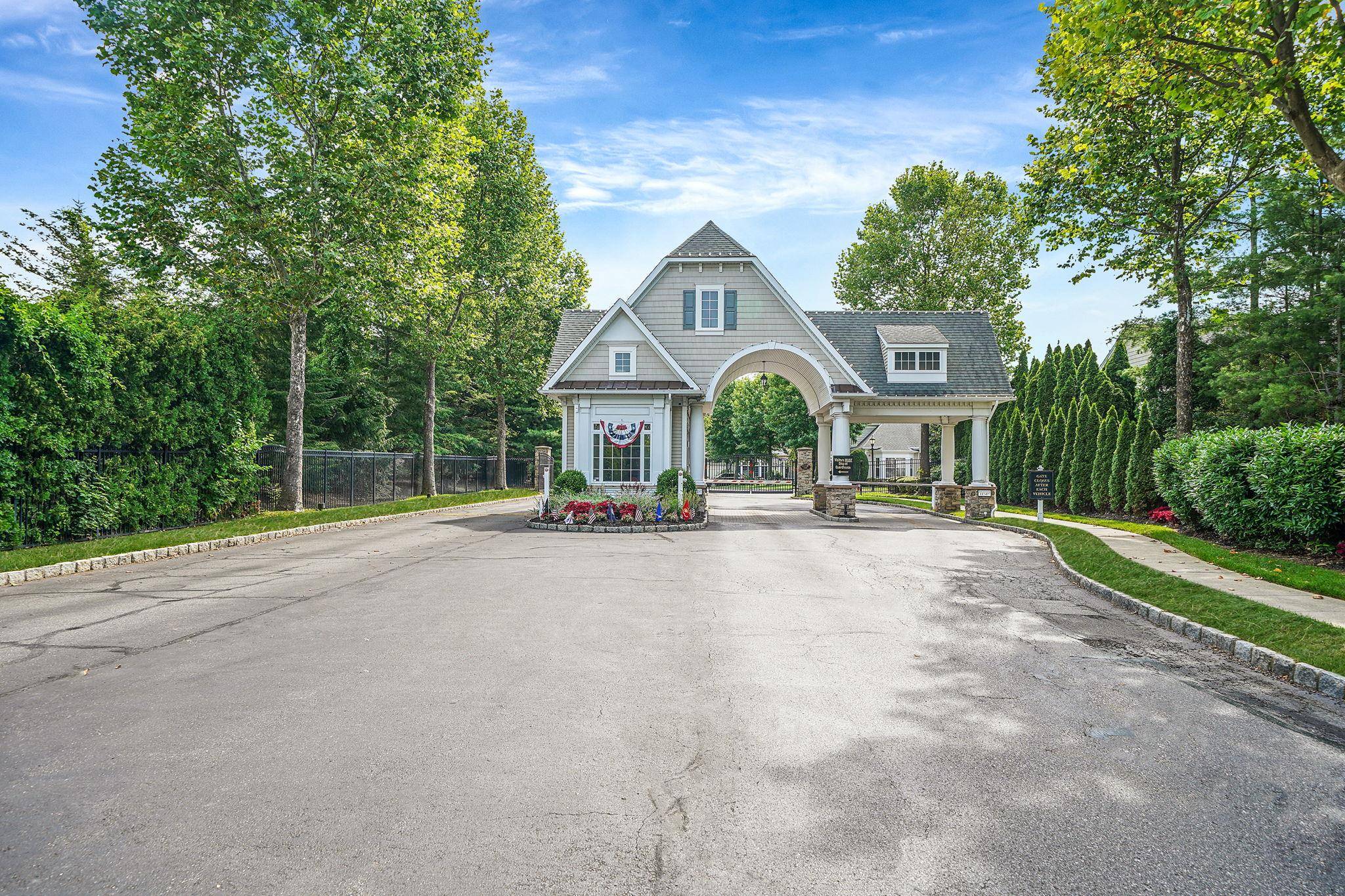 Lake Grove, NY 11755,203 Symphony DR