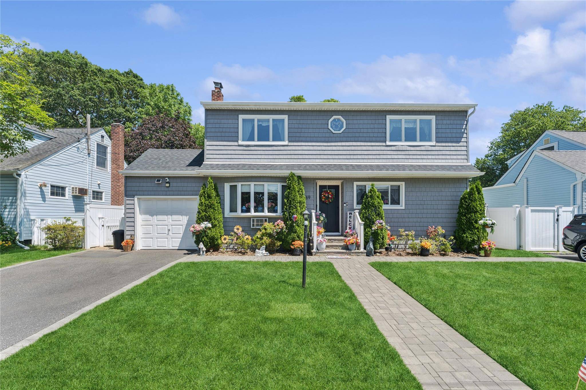 Massapequa Park, NY 11762,89 3 AVE