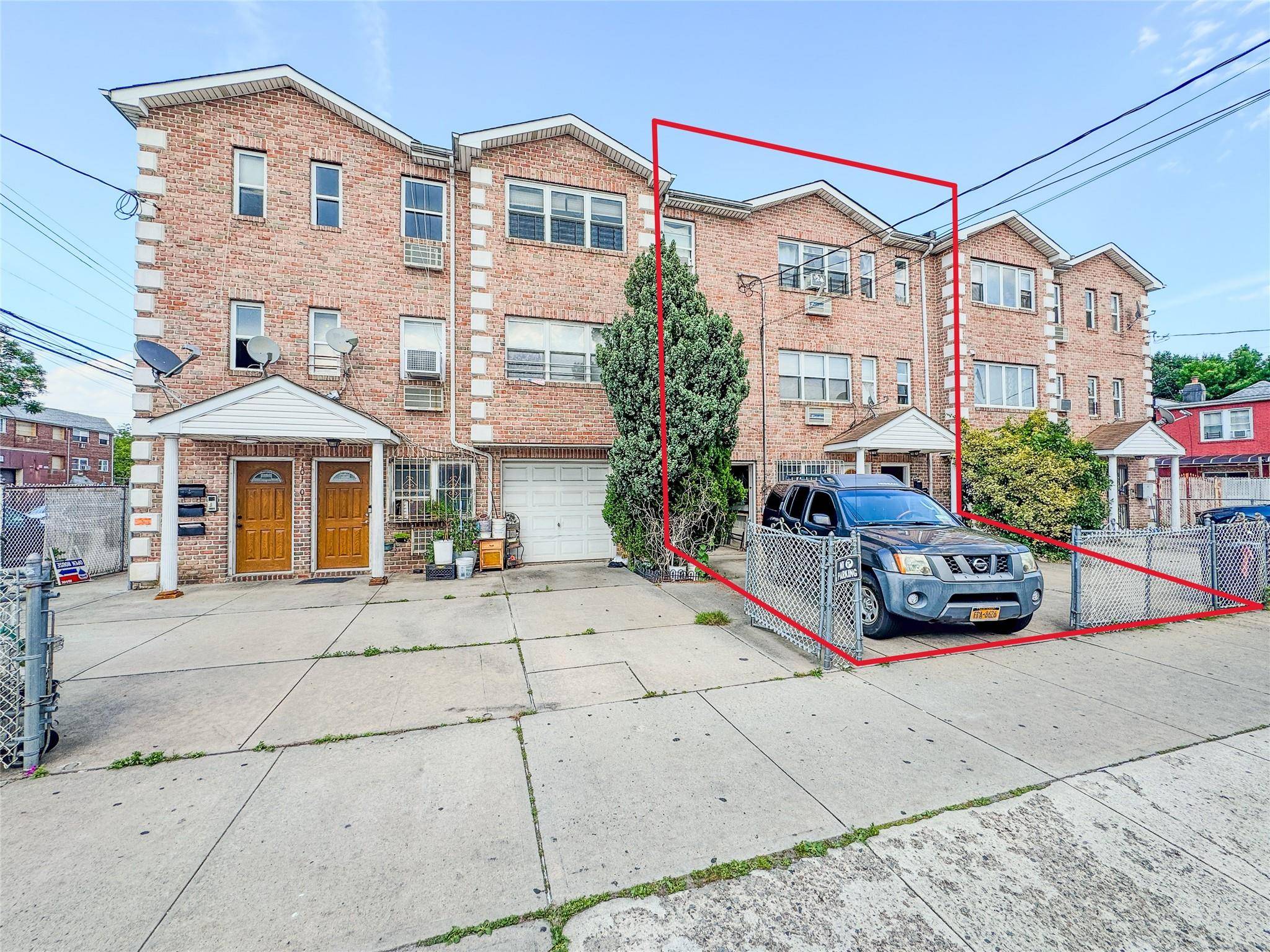 Ozone Park, NY 11416,101-05 81st ST