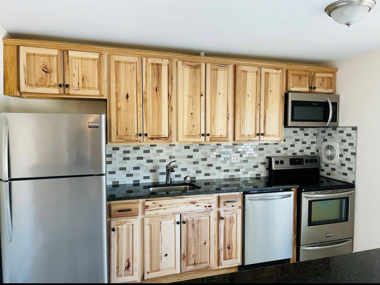 Poughkeepsie, NY 12601,250 Beechwood AVE #8B