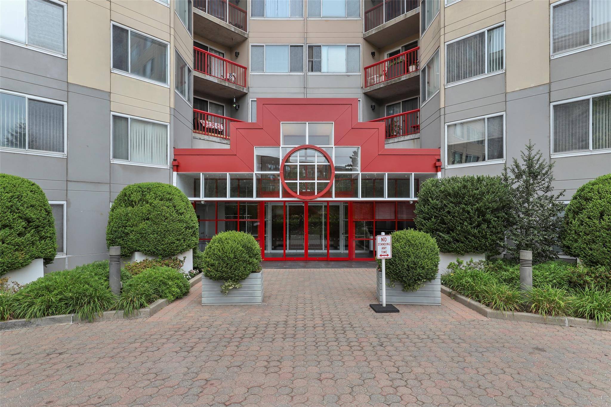 White Plains, NY 10603,10 Stewart Place #3HW