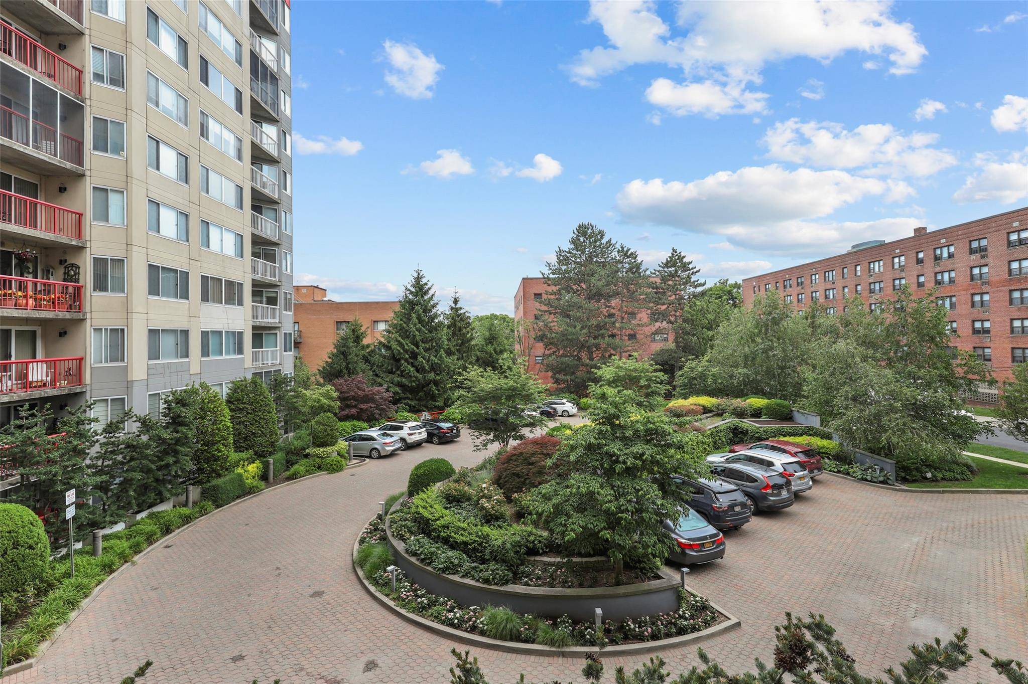 White Plains, NY 10603,10 Stewart Place #3HW
