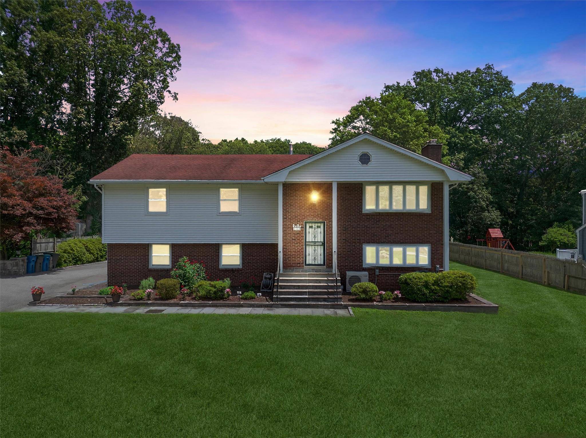 North Salem, NY 10560,49 Oakridge RD