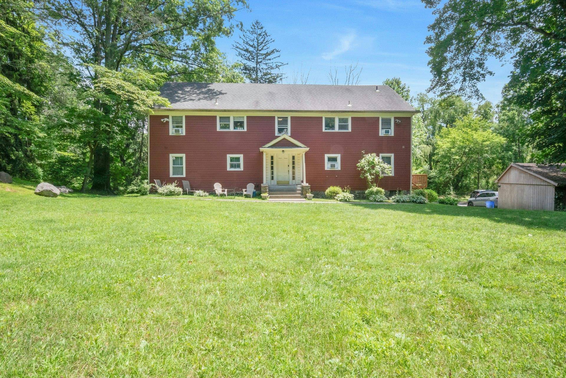 Briarcliff Manor, NY 10510,858 Pleasantville RD