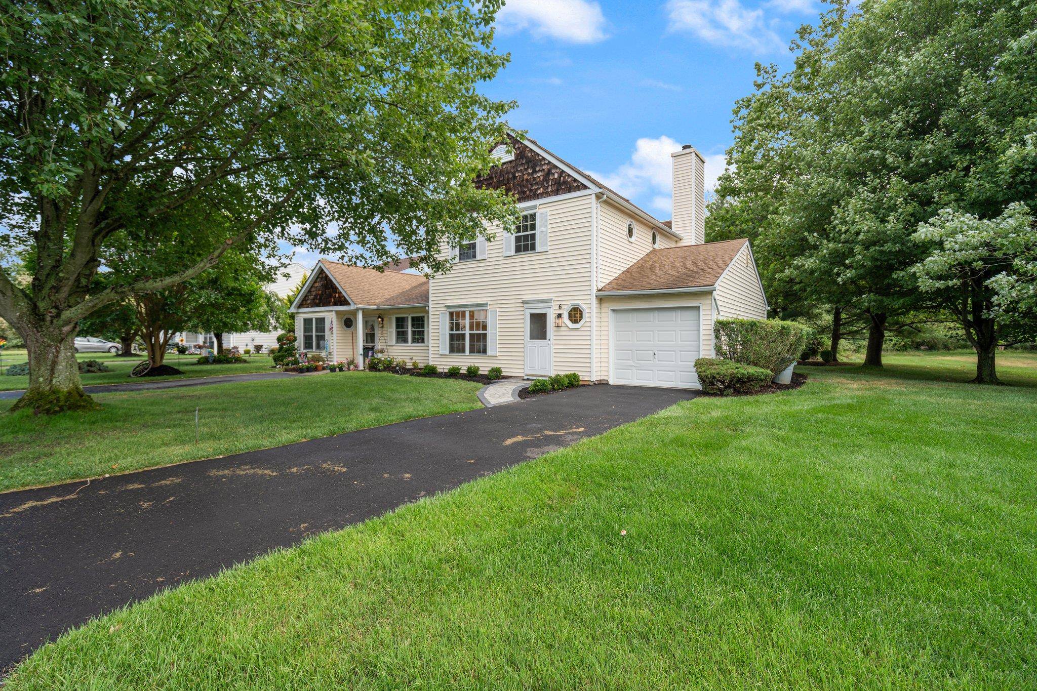 Coram, NY 11727,6 Doe PATH