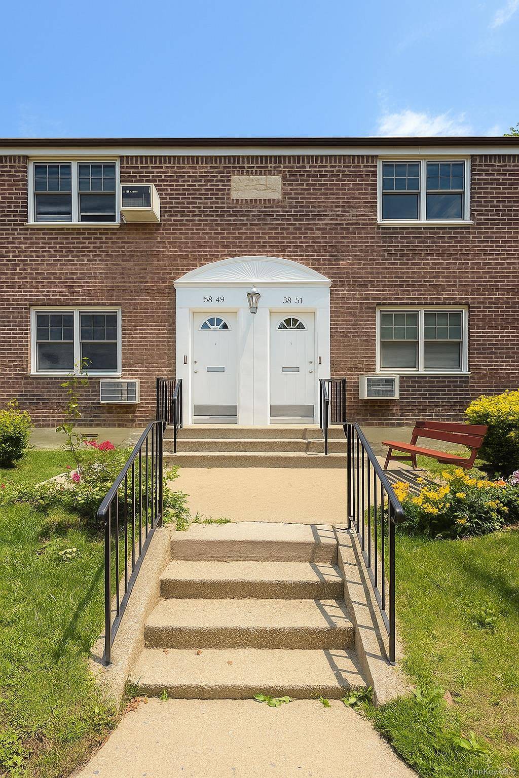 Little Neck, NY 11362,58-49 251st ST #1 Floor