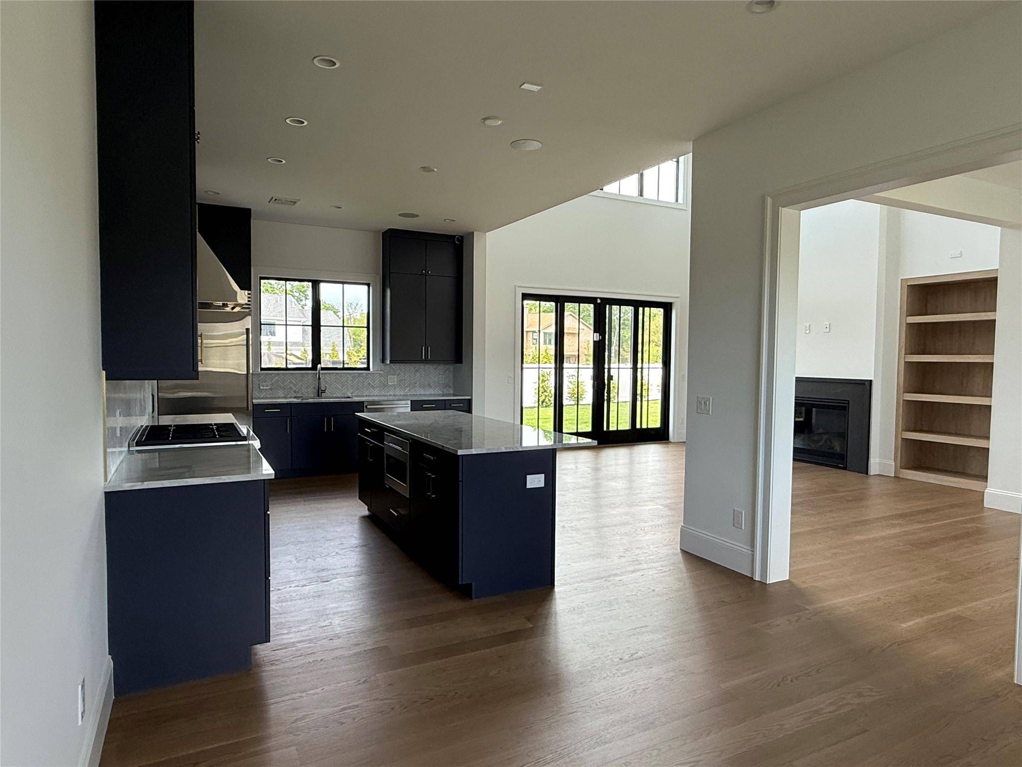 Westhampton Beach, NY 11978,3 Margareta CT